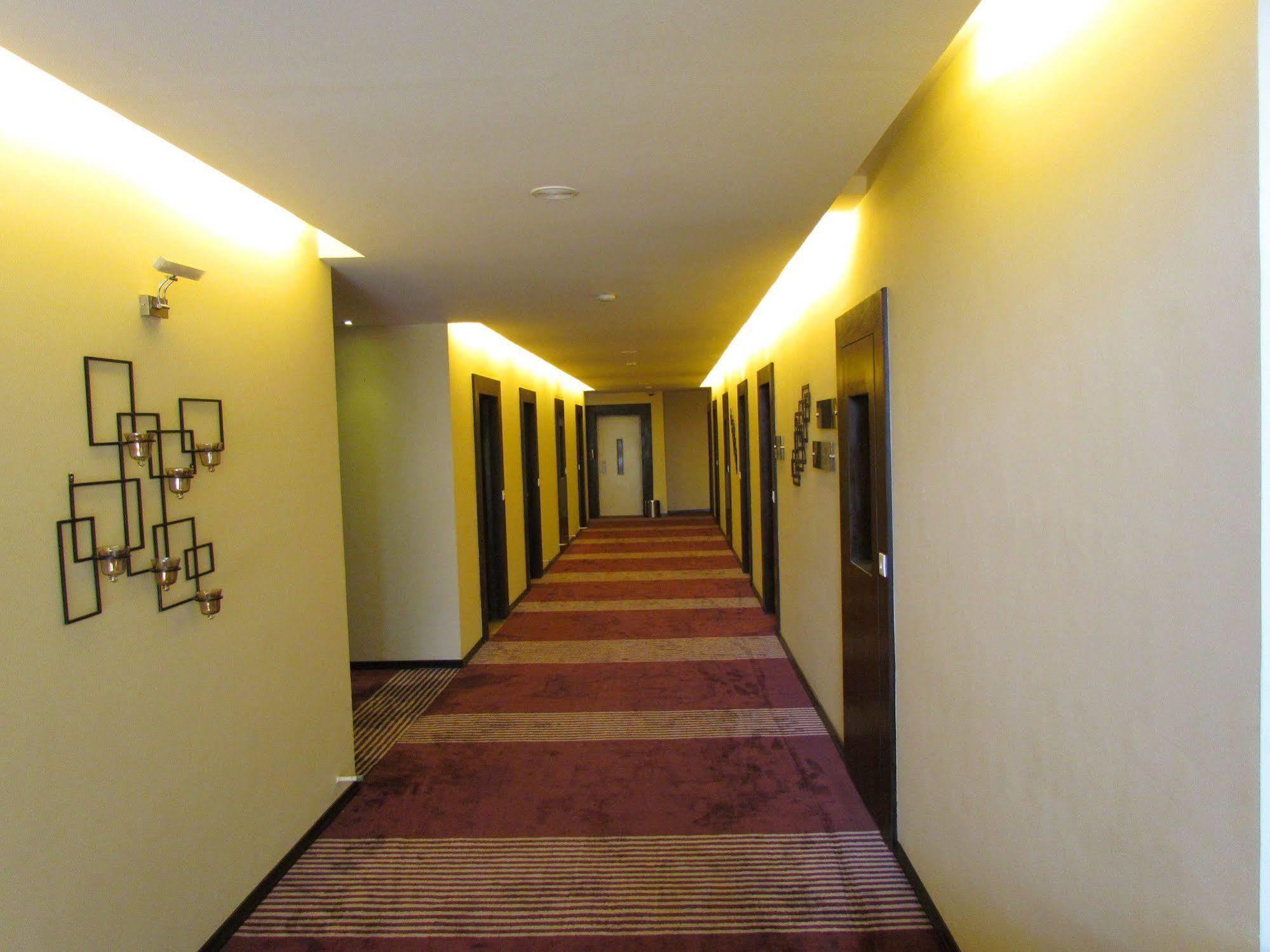 Hotel Pine Spring Wazir Bagh Srīnagar Exterior foto