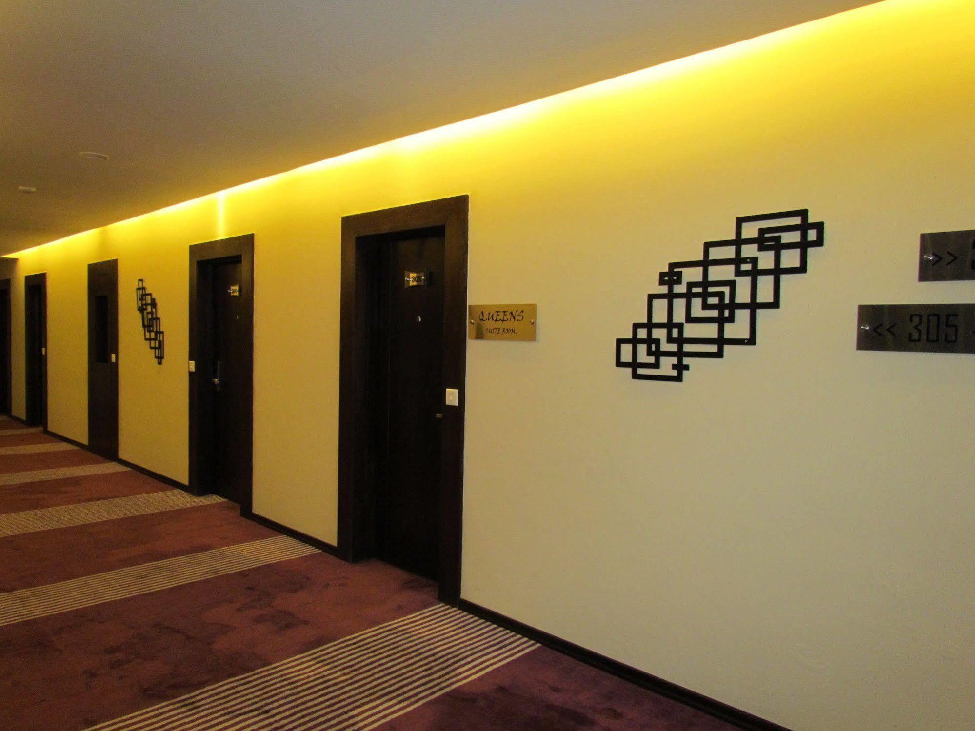 Hotel Pine Spring Wazir Bagh Srīnagar Exterior foto